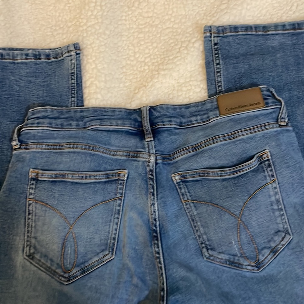 Distressed Jeans - Picture 4 of 4
